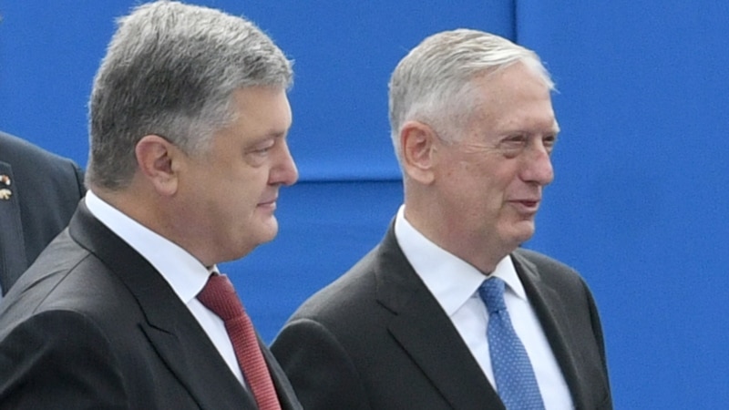В Киеве начались переговоры Порошенко и главы Пентагона
