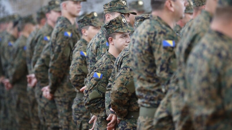 Vojnici u Bosni i Hercegovini u polovnim uniformama
