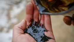 Нефть. Иллюстративное фото.