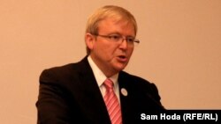 UAE -- Australian Foreign Minister Kevin Rudd speaks during a press conference at the third meeting of the International contact group on Libya, Abu Dhabi, 09Jun2011