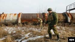 Пророссийские сепаратисты в районе населенного пункта Горловка в Донецкой области Украины. 18 января 2016 года. 