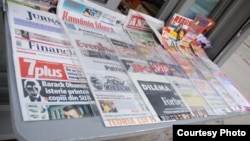 Romania - press newsstand, Mar2009