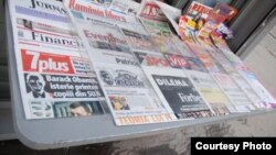 Romania - press newsstand, Mar2009