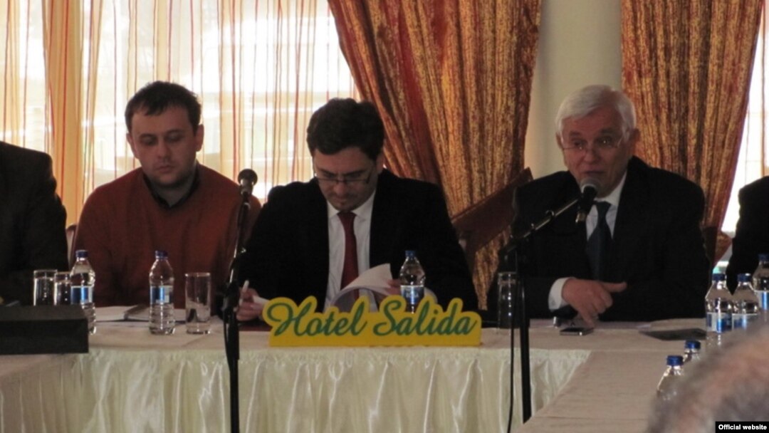 Градоначалникот на Прилеп Марјан Ристески и претседателот на Регионалната стопанска комора во Прилеп Симон Наумоски.