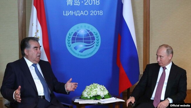Встреча Эмомали Рахмона и Владимира Путина в рамках саммита ШОС
