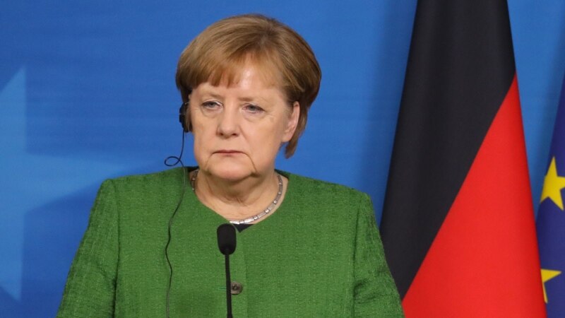 Меркел очекува да се разјасни улогата на Украина во новиот гасовод 