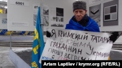 Server Karametov Kyivde bir kişilik pikette tura
