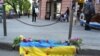 У центрі Одеси квіти на згадку про загиблих проукраїнських активістів, 3 травня 2014 року 