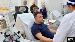 От миналата седмица в Районния център по трансфузионна хематология във Варна вече работи център за даряване на кръвна плазма от преболедували коронавирус