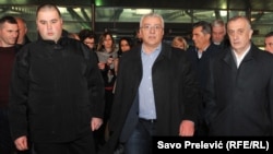 Andrija Mandić na podgoričkom aerodromu poslije povratka iz Beograda