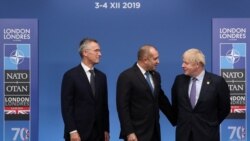 Президентът Румен Радев с британския премиер Борис Джонсън (вдясно) и генералният секретар на НАТО Йенс Столтенберг