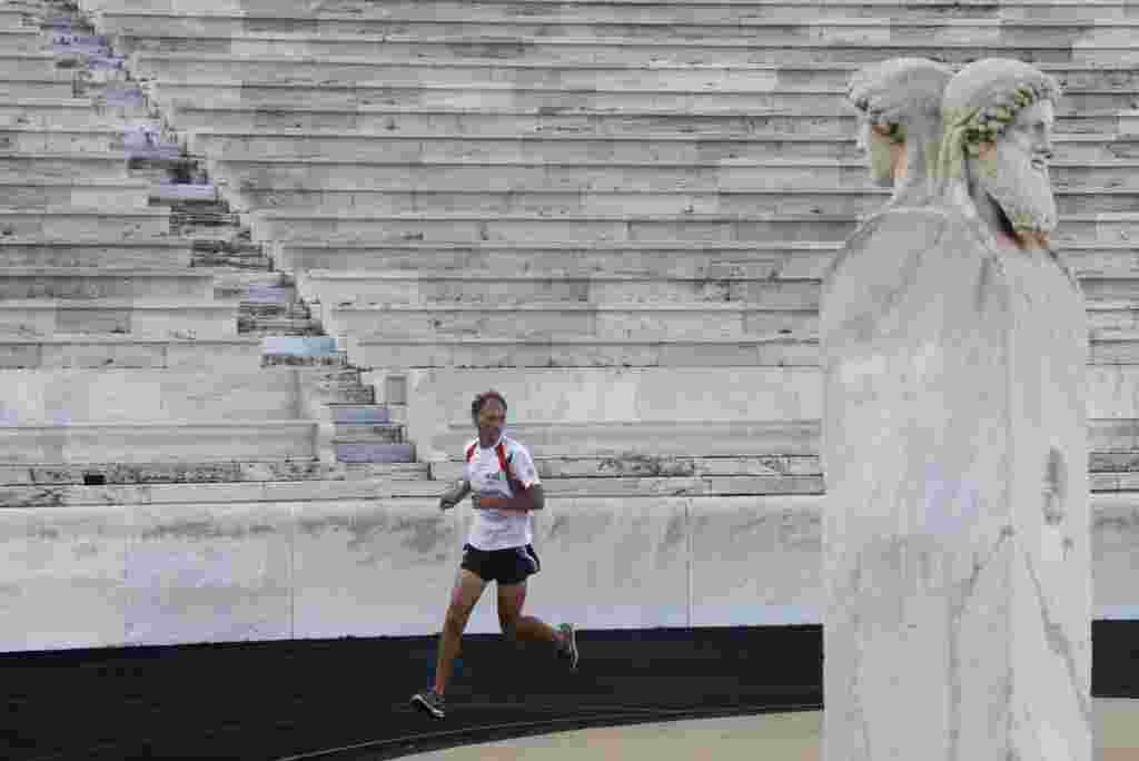 &quot;Панафинский стадион&quot; на месте, где, по легенде, проводили спортивные состязания в Древней Греции.