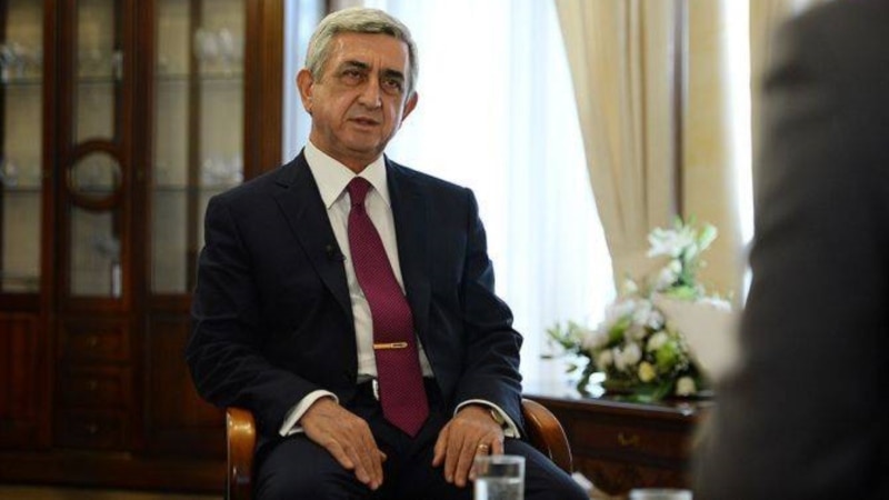 Арменияда экс-президенттин инилери коррупция боюнча айыпталууда 
