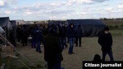 После введения карантина из-за коронавируса мигранты из Узбекистана остались в России без средств к существованию и столкнулись с трудностями при возвращении на родину.