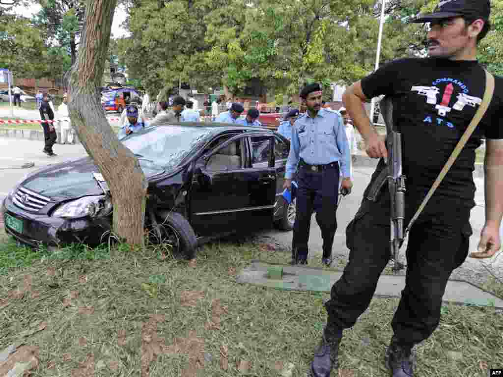 В Исламабаде в результате вооруженного нападения ранен пакистанский министр по делам религий