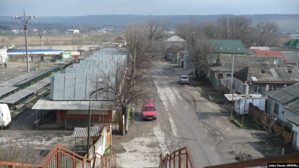 Moldova, Podul de la Strășeni