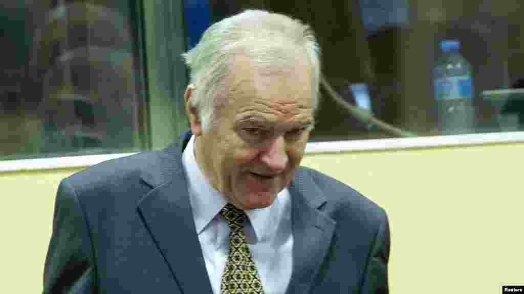 Ratko Mladić u sudnici Haškog tribunala, 16. maj 2012. 