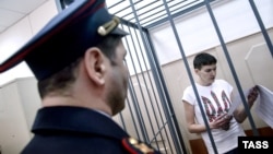 Надія Савченко в суді 6 травня, 2015 року 