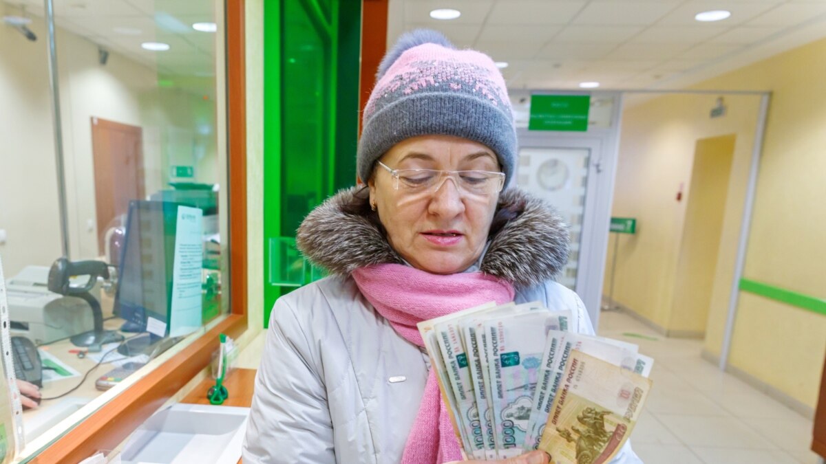 Прокуратура проверит Почта Банк из-за пенсионерки на носилках