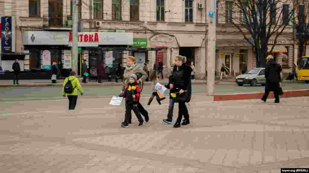 Пожежа в ТЦ розпочалась о четвертій годині дня на останньому поверсі будівлі – там, де розташований кінотеатр і дитячий розважальний центр