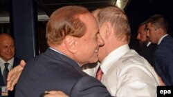 Колишній прем’єр-міністр Італії Сільвіо Берлусконі (л) і президент Росії Володимир Путін (архівне фото)