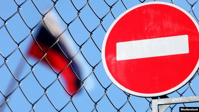 As sweeping Western sanctions against Russia enter their second year, the United States and the EU are focusing on tightening compliance and closing loopholes. (illustrative photo)