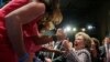 Хиллари Клинтон на встрече с избирателями во Флориде 