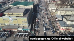 Бишкектеги Ош базардын дрон менен асмандан тартылышы