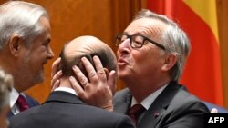 "Zarafatcıl" Juncker ingilisləri "qorxudub"