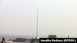 Уже бывший самый высокий флагшток в мире на Площади флага в Баку