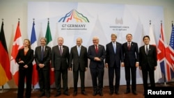 Участники встречи в Любеке: главы внешнеполитических ведомств стран «Группы семи» и Евросоюза, 15 апреля 2015