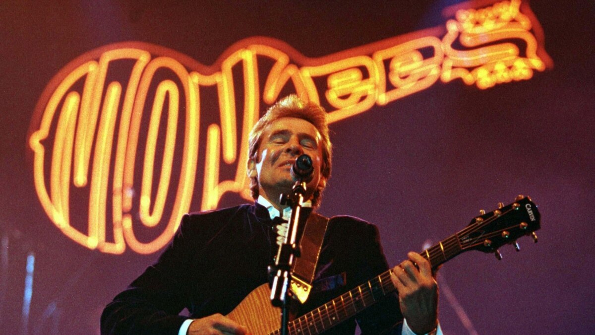 Former Monkee Davy Jones Dies