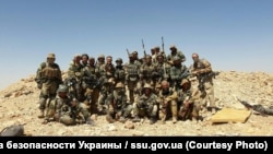 На фото ймовірно російські найманці ПВК «Вагнера» у Сирії. 2014-2015 роки