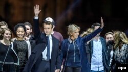 Emmanuel Macron və xanımı Brigitte Trogneux