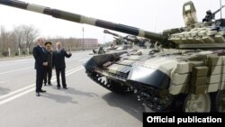 Azerbaijan - President Ilham Aliyev inspects T-90 tanks and other weapons purchased from Russia at a military base in Nakhichevan, 7Apr2014.