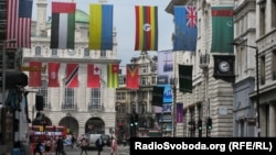 Український прапор прикрашає вулицю Лондона під час минулої Олімпіади