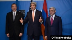 UK - U.S. Secretary of State John Kerry meets with the presidents of Armenia and Azerbaijan in Wales, 4Sep2014.