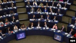 Депутати Європарламенту під час спільної ратифікації з українською Верховною Радою Угоди про асоціацію з ЄС, Страсбург, 16 вересня 2014 року