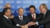 Semnarea acordului pentru South Stream la Soci, în 2011. În centru, premierul rus de atunci, Vladimir Putin, iar în spate stânga, reprezentantul firmei germane Wintershell, Harold Schwager. Soci, Rusia, 16 septembrie 2011. 