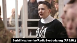 Надежда Савченко в суде. Архивное фото.