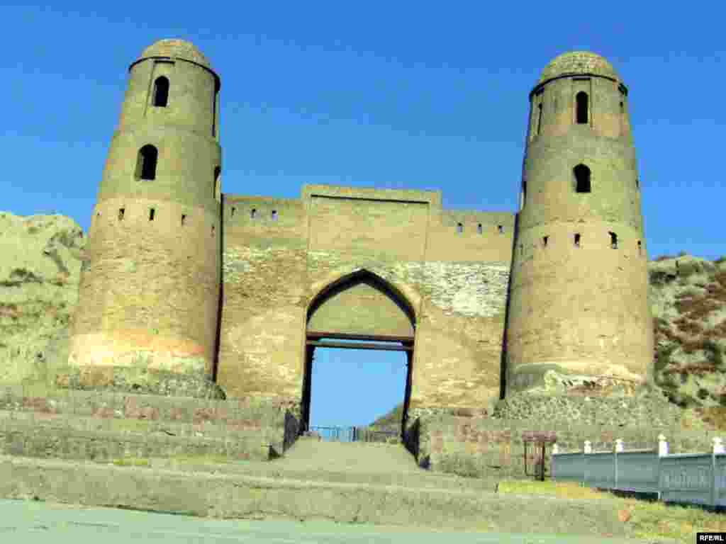 Гиссарская крепость 