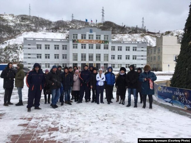 Акция протеста жителей Сахалина против передачи Курильских островов в Невельске