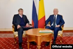 Ambnasadorul rus Valeri Kuzmin cu Teodor Meleșcanu la București