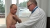Володимир Путін на прийомі в лікаря, 25 серпня 2011 року 