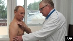 Володимир Путін на прийомі в лікаря, 25 серпня 2011 року