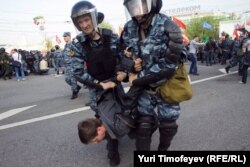 Задержание на Болотной площади 6 мая 2012 года
