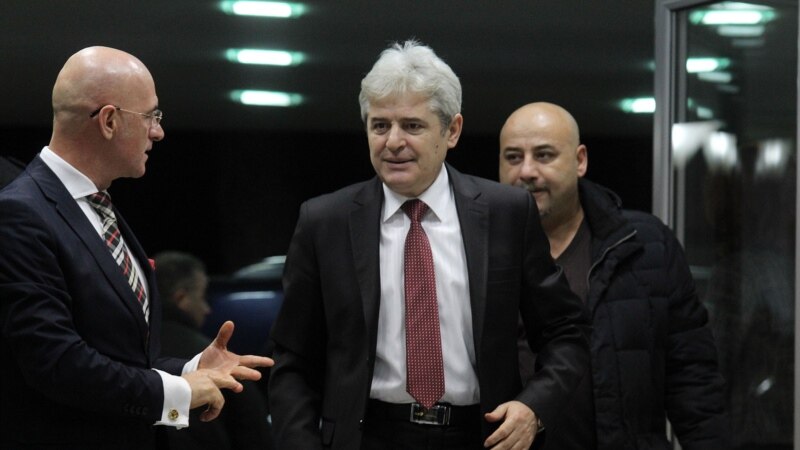 Шекеринска и Ахмети за грчките медиуми оптимисти за решение