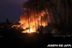 Portul in flăcări, după două explozii puternice, Beirut, 4 august 2020.