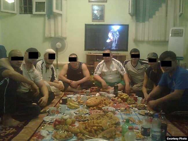 Кыргызстандагы түрмөлөрдүн биринде тартылган сүрөт. Автору белгисиз.