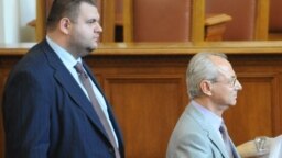 Делян Пеевски и почетният председател на ДПС Ахмед Доган в годините, когато и двамата ходеха в Народното събрание.